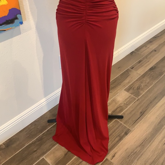 Laundry by Shelli Segal Red Ruched Evening Dress - Picture 5 of 13